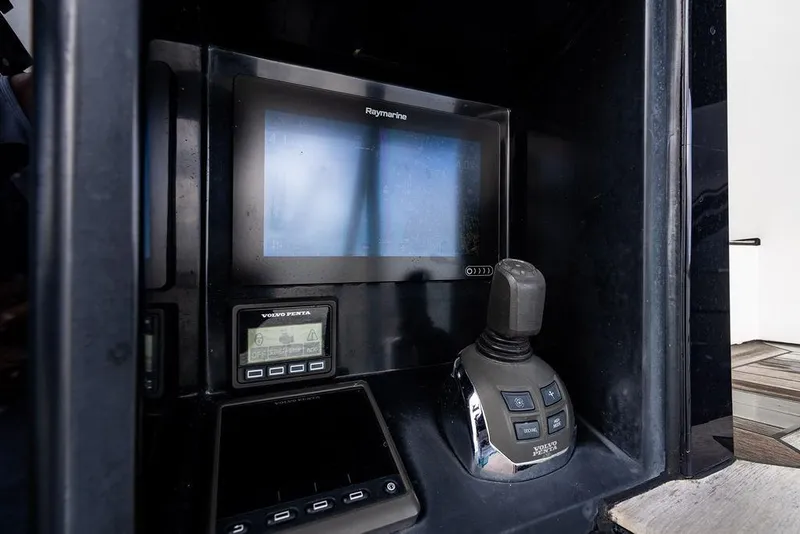 Slide: The Image of Sunreef 70 2018 - 57