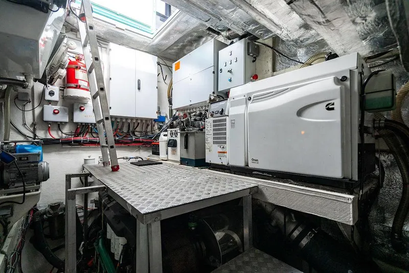 Slide: The Image of Sunreef 70 2018 - 94