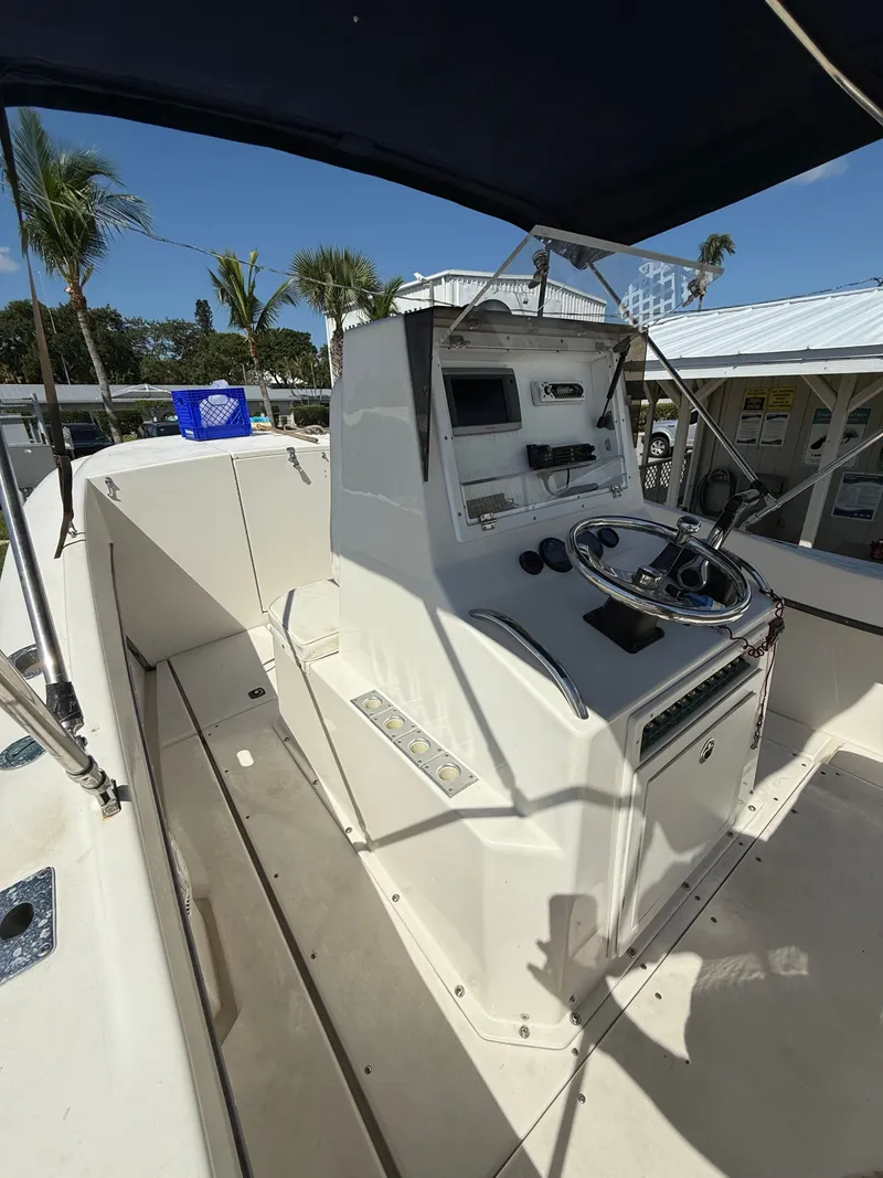 Slide: The Image of Contender 25 Cuddy 1990 - 11