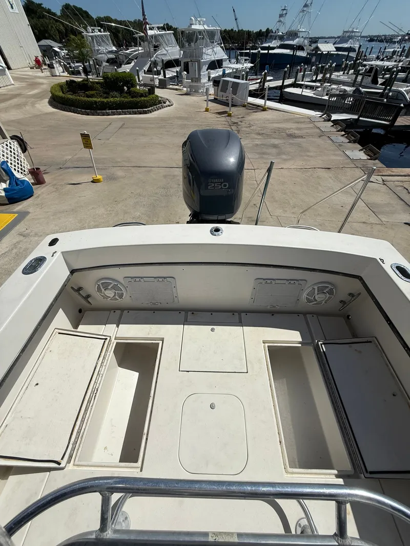 Slide: The Image of Contender 25 Cuddy 1990 - 15