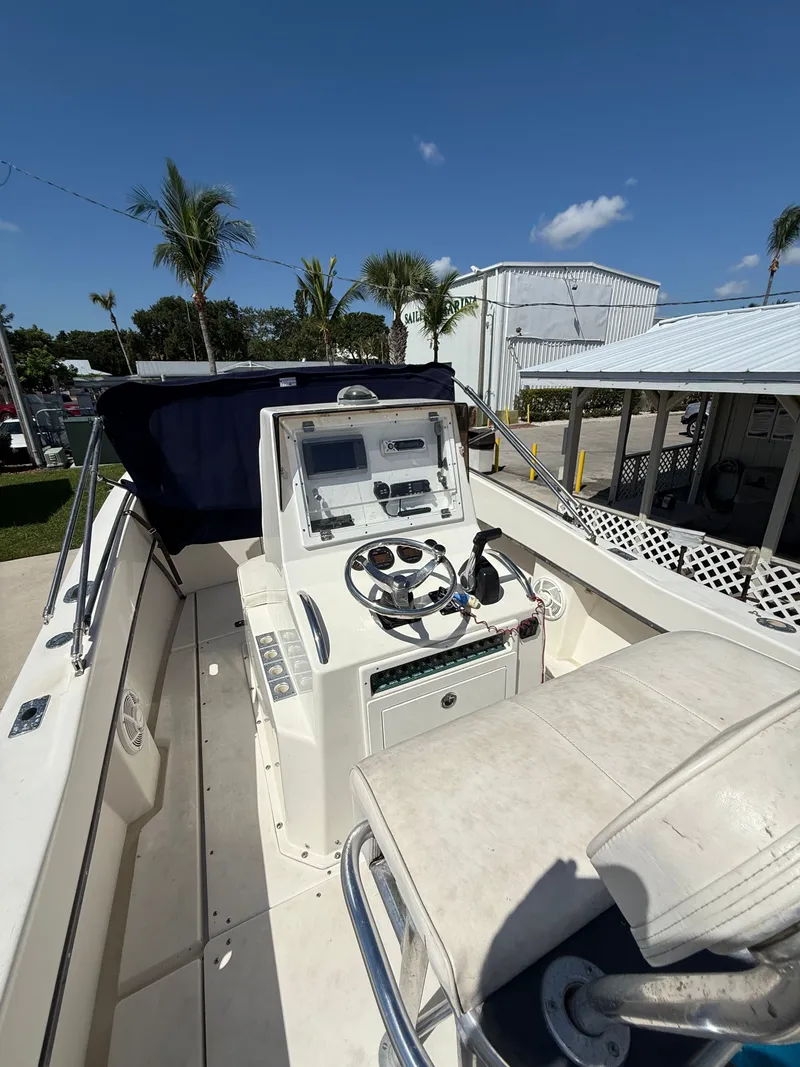 Slide: The Image of Contender 25 Cuddy 1990 - 16