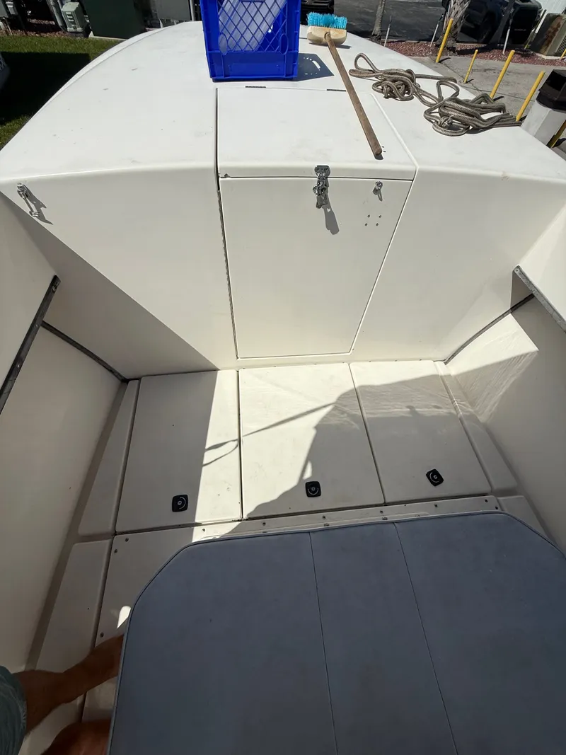 Slide: The Image of Contender 25 Cuddy 1990 - 3