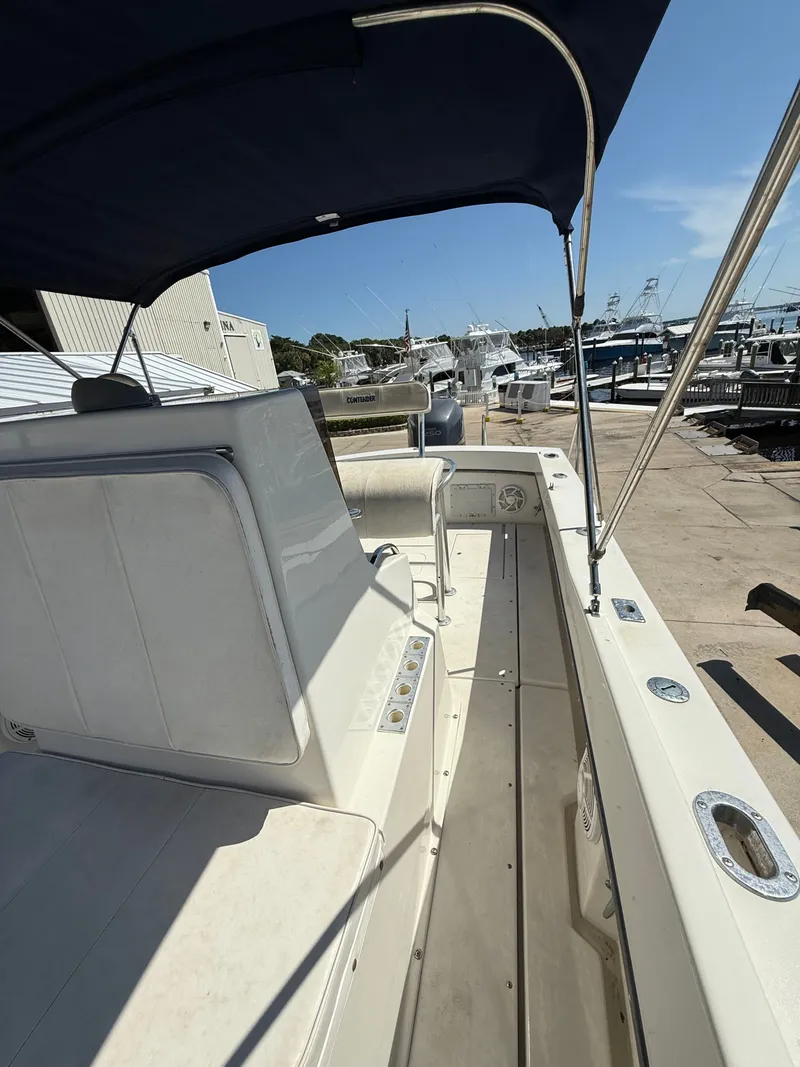 Slide: The Image of Contender 25 Cuddy 1990 - 6