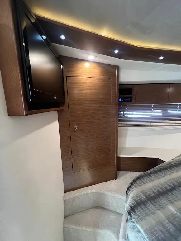 Slide: The Image of Cruisers 45 Cantius Black Diamond 2014 - 50