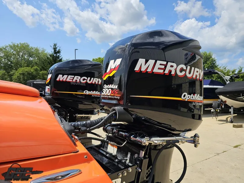 Slide: The Image of 2019 Hustler 25 Talon Cat with dual Mercury OptiMax 300XS engines. - 38