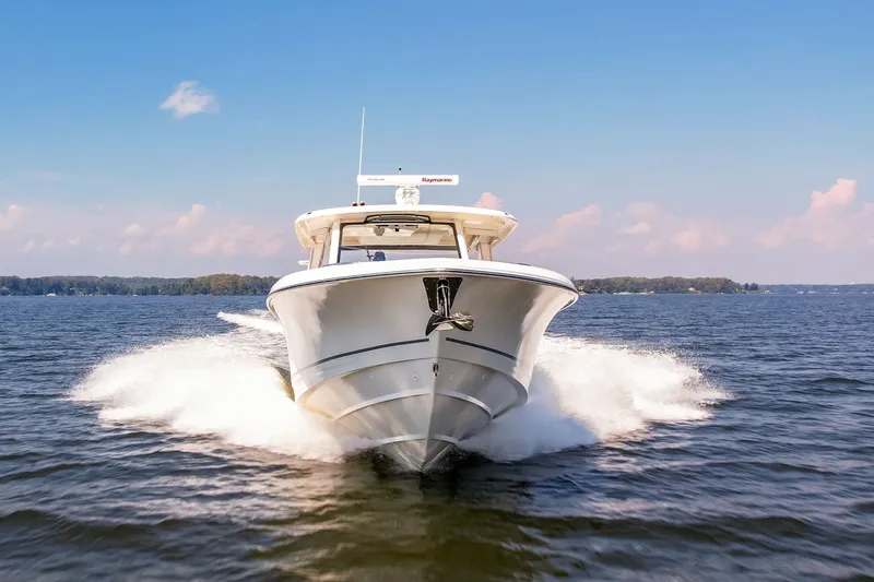 The Image of Boston Whaler 350 Realm 2018 - 0