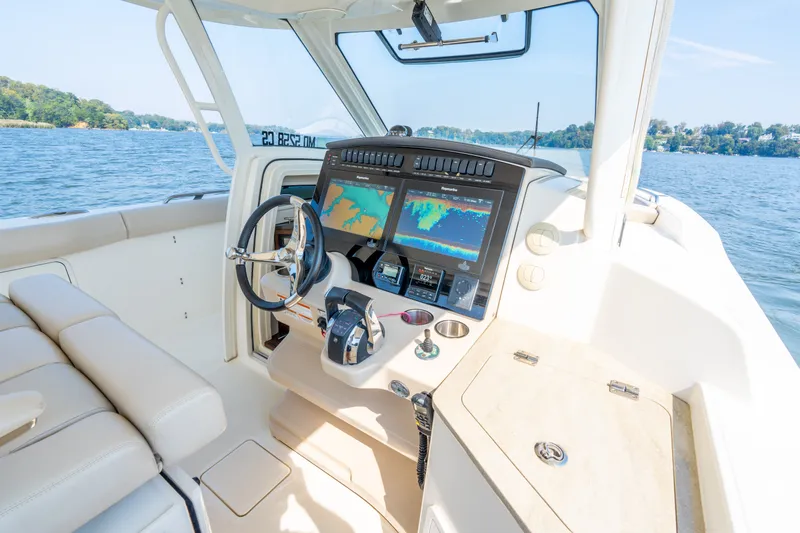 Slide: The Image of Boston Whaler 350 Realm 2018 - 2