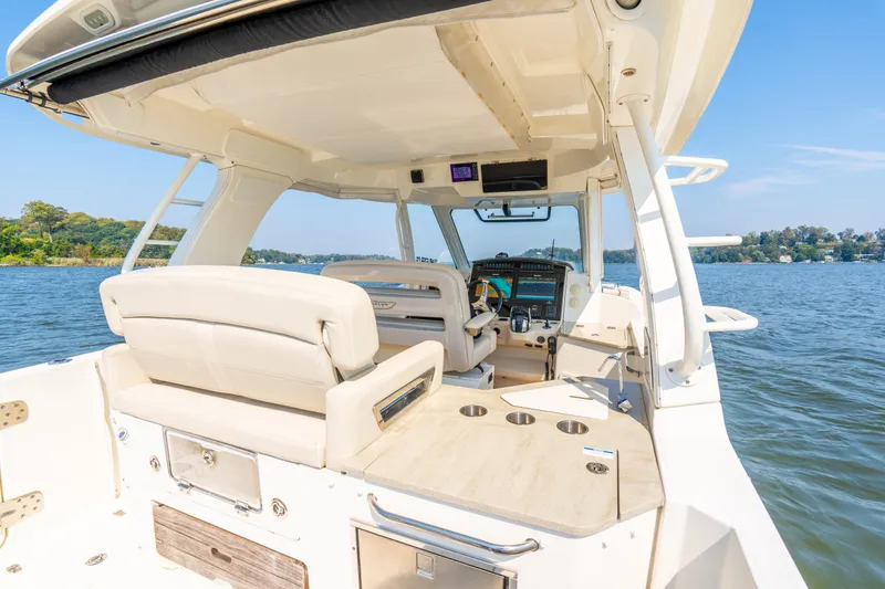 Slide: The Image of Boston Whaler 350 Realm 2018 - 54