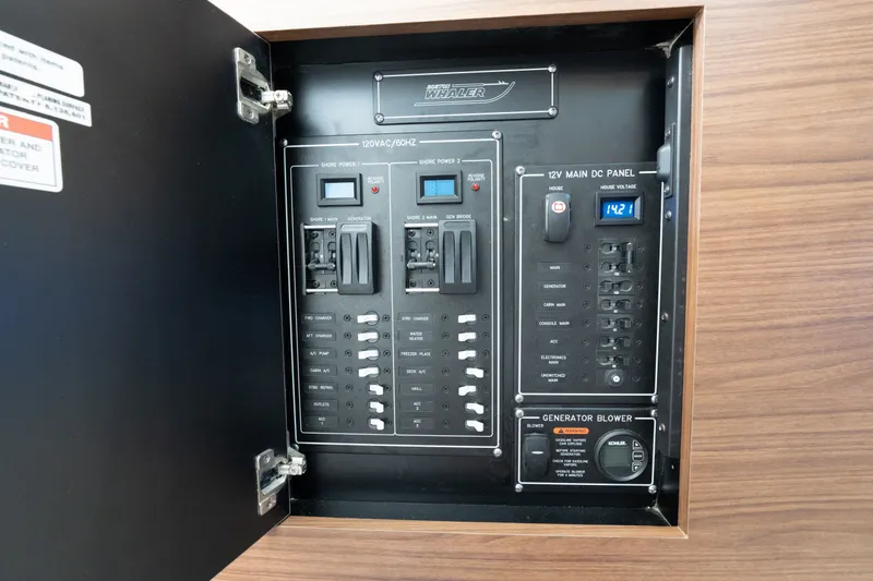 Slide: The Image of Boston Whaler 350 Realm 2018 - 60