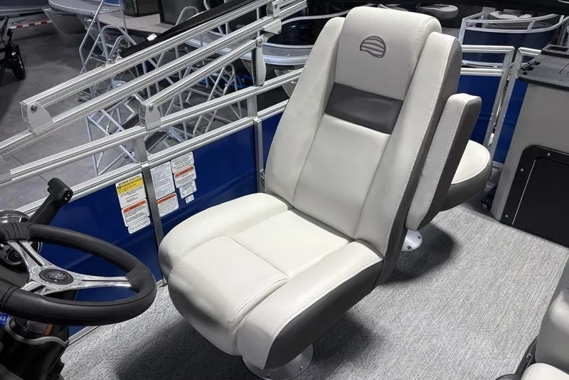 Slide: The Image of Captain's chair on 2026 Sun Tracker Fishin' Barge 20 DLX pontoon boat. - 16