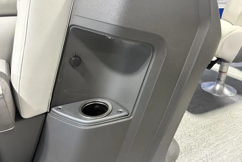 Slide: The Image of Cup holder and seating detail on 2026 Sun Tracker Fishin' Barge 20 DLX boat. - 18