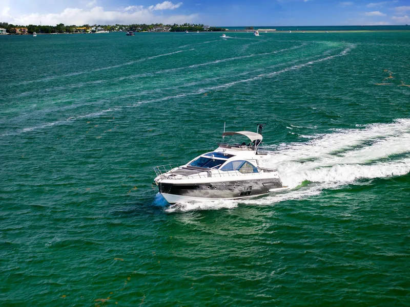 Slide: The Image of Azimut S6 2021 - 50