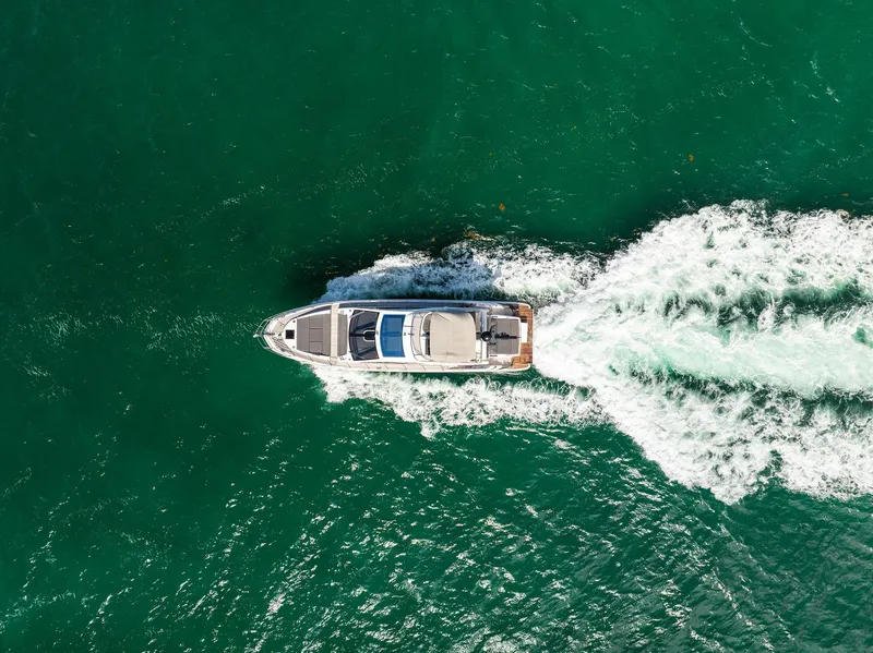 Slide: The Image of Azimut S6 2021 - 60