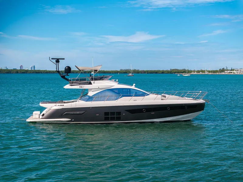 Slide: The Image of Azimut S6 2021 - 70