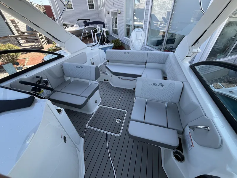 Slide: The Image of Sea Ray SDX 230 Outboard 2026 - 10