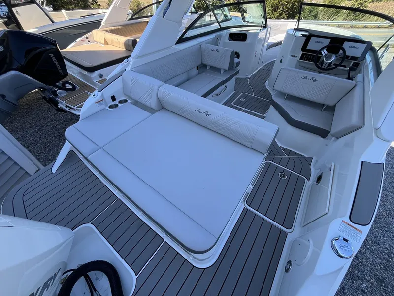 Slide: The Image of Sea Ray SDX 230 Outboard 2026 - 3