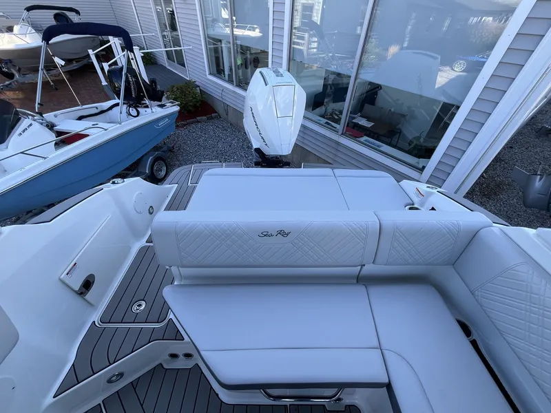 Slide: The Image of Sea Ray SDX 230 Outboard 2026 - 5