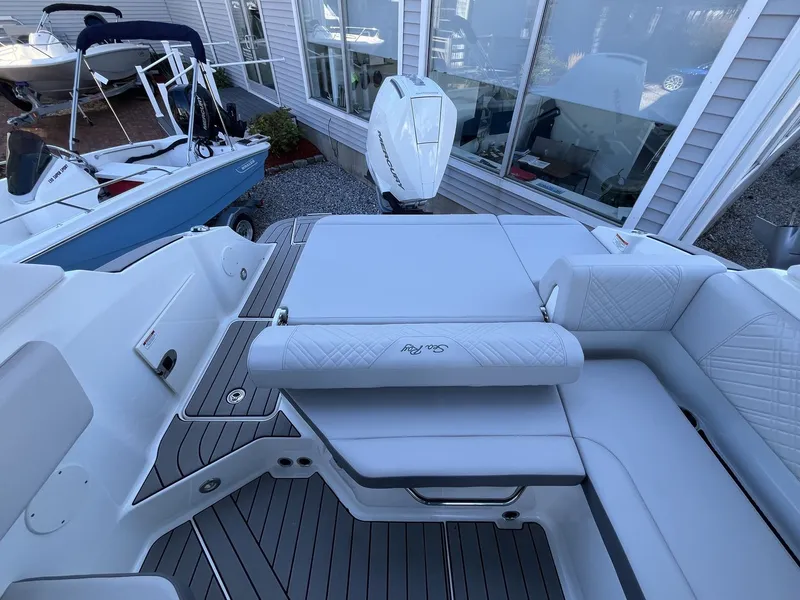 Slide: The Image of Sea Ray SDX 230 Outboard 2026 - 6