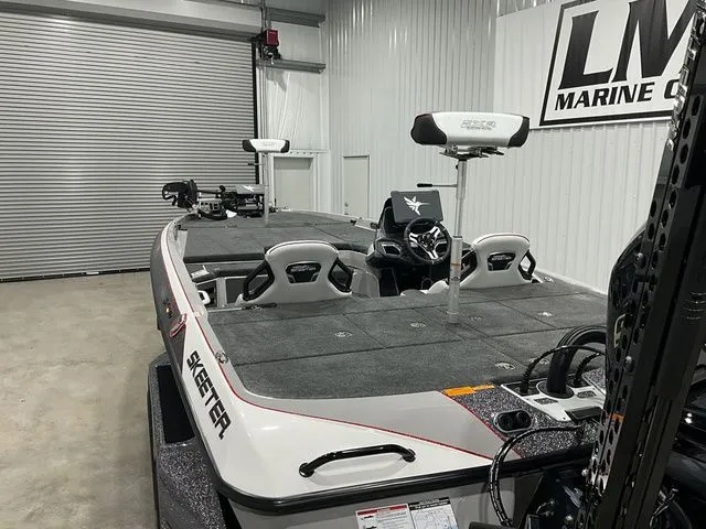 Slide: The Image of Skeeter FXR21 FLEX 2026 - 14