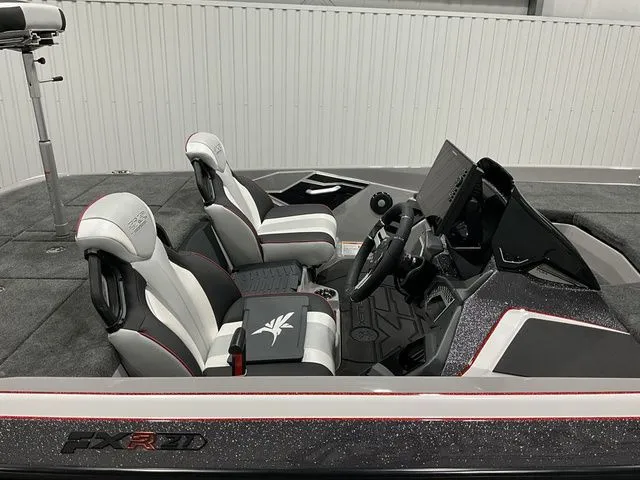 Slide: The Image of Skeeter FXR21 FLEX 2026 - 4