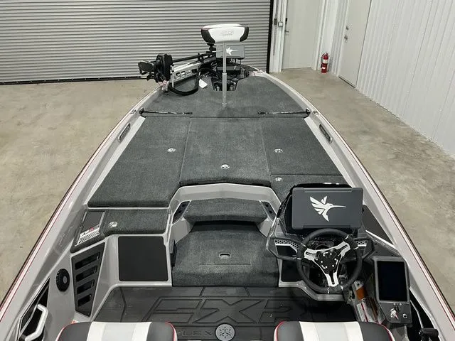 Slide: The Image of Skeeter FXR21 FLEX 2026 - 5