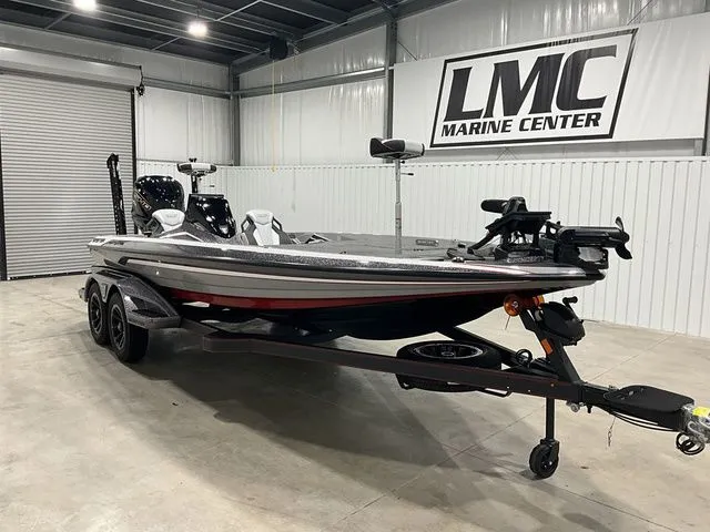 Slide: The Image of Skeeter FXR21 FLEX 2026 - 9