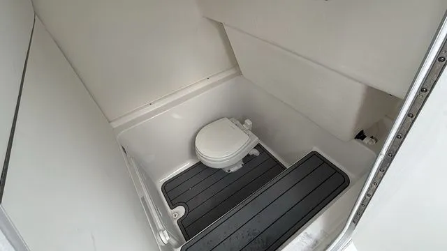 Slide: The Image of Cape Horn 32 XS 2024 - 20