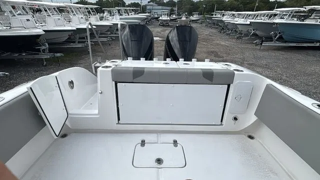 Slide: The Image of Cape Horn Yachts 32 XS 2024 - 12