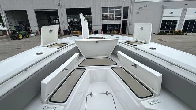 Slide: The Image of Cape Horn Yachts 32 XS 2024 - 21