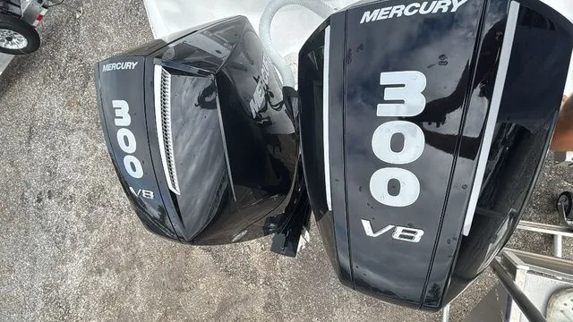 Slide: The Image of Cape Horn Yachts 32 XS 2024 - 9