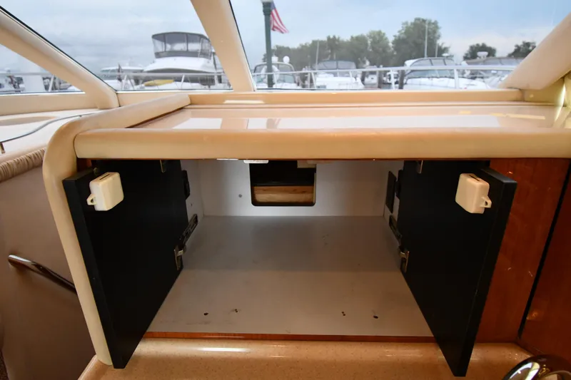Slide: The Image of Sea Ray 480 Sedan Bridge 2001 - 87