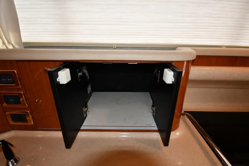 Slide: The Image of Sea Ray 480 Sedan Bridge 2001 - 88