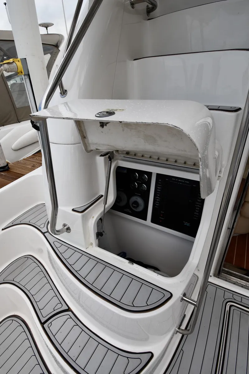 Slide: The Image of Sea Ray 480 Sedan Bridge 2001 - 91