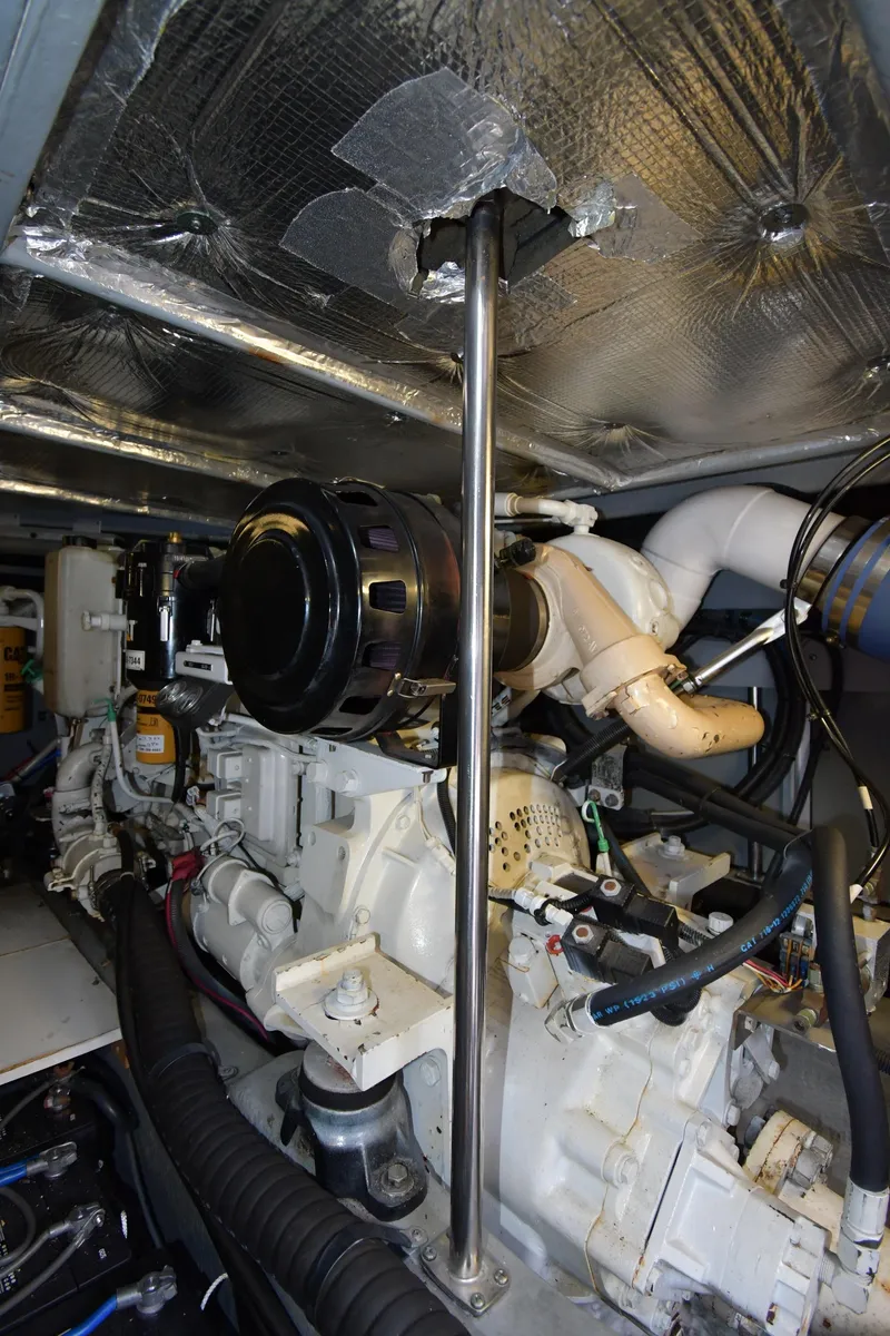 Slide: The Image of Sea Ray 480 Sedan Bridge 2001 - 98