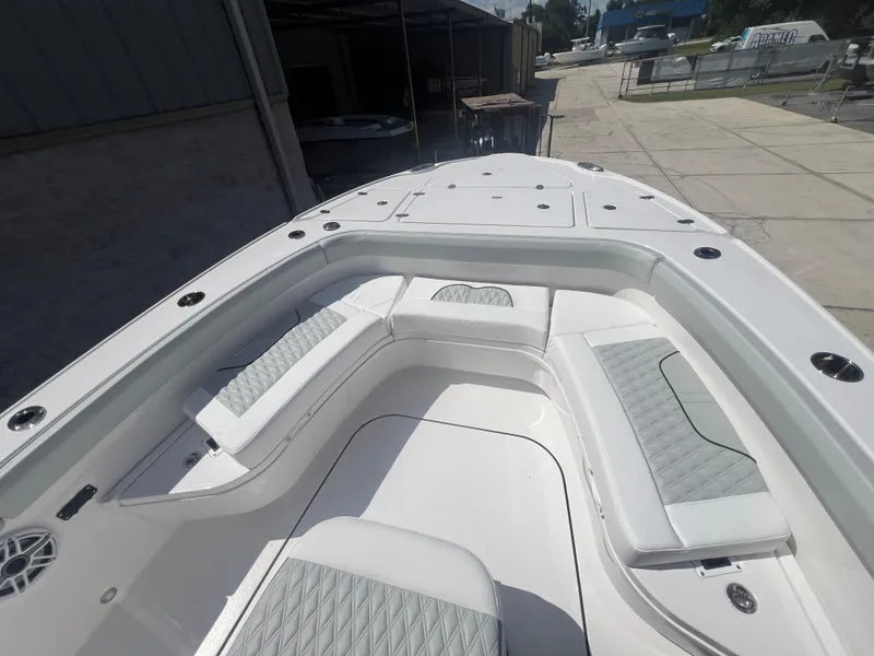 Slide: The Image of 2026 Blackfin 262 HB boat with spacious seating and sleek design. - 17