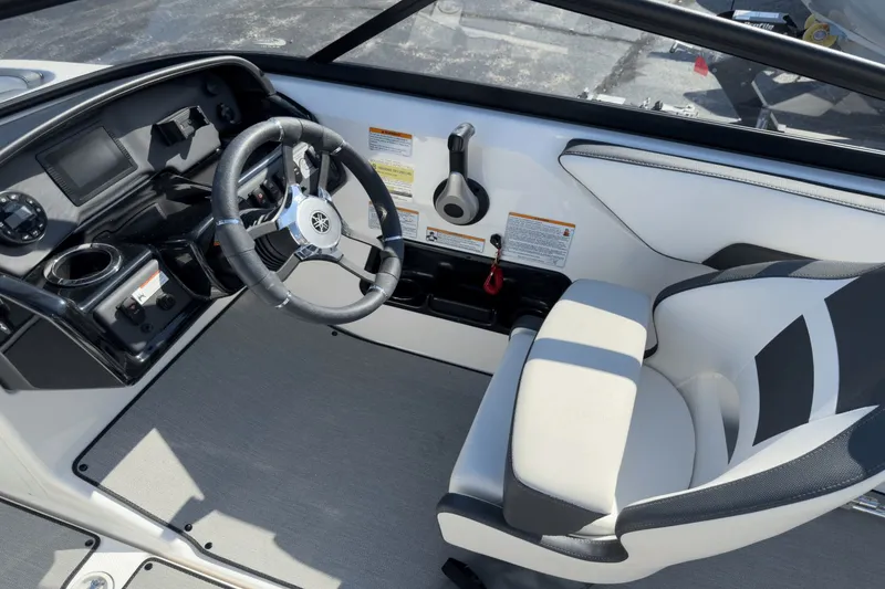 Slide: The Image of Yamaha AR195 2021 - 11