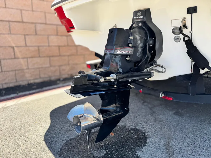 Slide: The Image of 2018 Tracker TAHOE 215 XI boat with MerCruiser engine and propeller. - 6