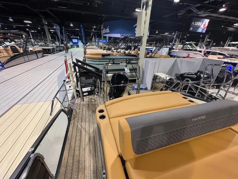 Slide: The Image of Harris Sunliner 250 2026 - 13