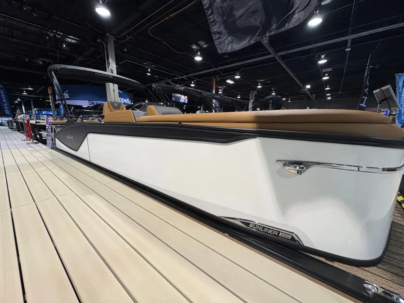 Slide: The Image of Harris Sunliner 250 2026 - 0