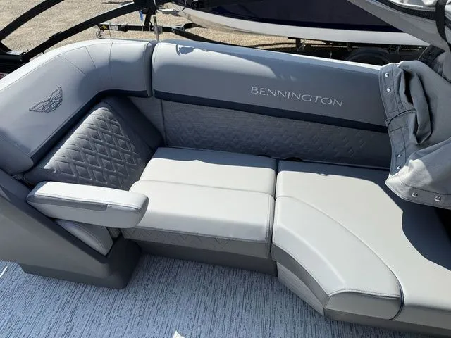 Slide: The Image of Bennington M Quad Bench 22 MFB Tritoon 2026 - 24