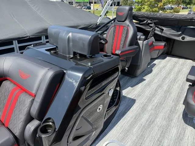 Slide: The Image of Bennington M Quad Bench 24 MFB Tritoon 2026 - 13