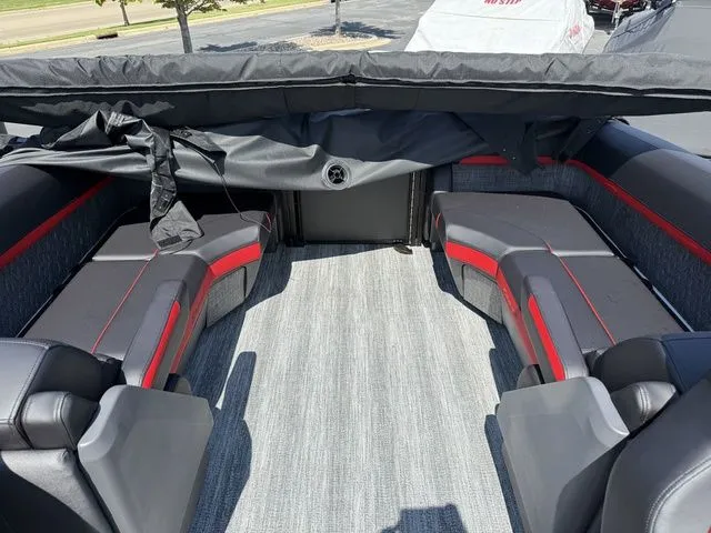 Slide: The Image of Bennington M Quad Bench 24 MFB Tritoon 2026 - 26