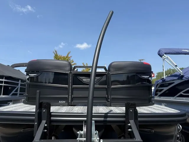 Slide: The Image of Bennington M Quad Bench 24 MFB Tritoon 2026 - 3