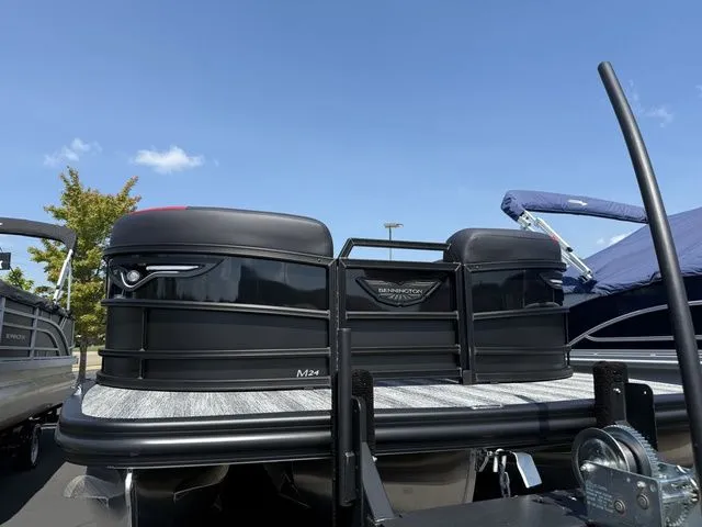 Slide: The Image of Bennington M Quad Bench 24 MFB Tritoon 2026 - 4