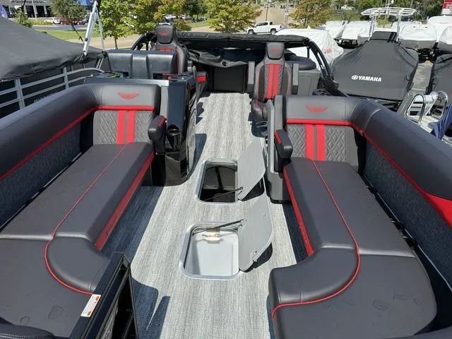 Slide: The Image of Bennington M Quad Bench 24 MFB Tritoon 2026 - 7