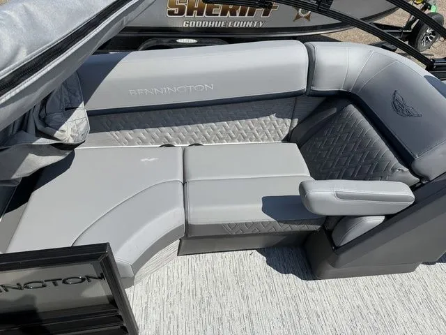 Slide: The Image of Bennington M Quad Bench 22 MFB Tritoon 2026 - 26