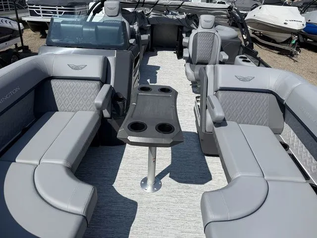 Slide: The Image of Bennington M Quad Bench 22 MFB Tritoon 2026 - 6