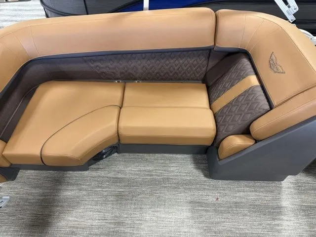 Slide: The Image of Bennington M Quad Bench 24 MFB Tritoon 2026 - 12