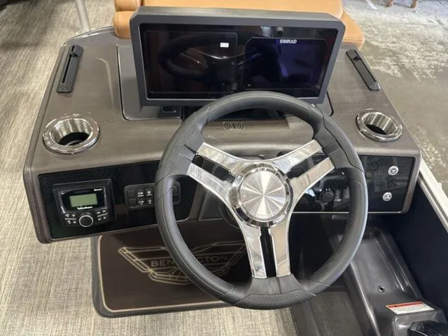 Slide: The Image of Bennington M Quad Bench 24 MFB Tritoon 2026 - 14