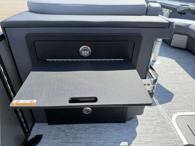 Slide: The Image of Bennington M Quad Bench 22 MFB Tritoon 2026 - 16